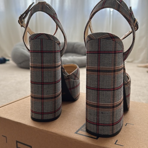BRAND NEW Jessica Simpson Skilla plaid platform pump size 8 - Picture 2 of 3